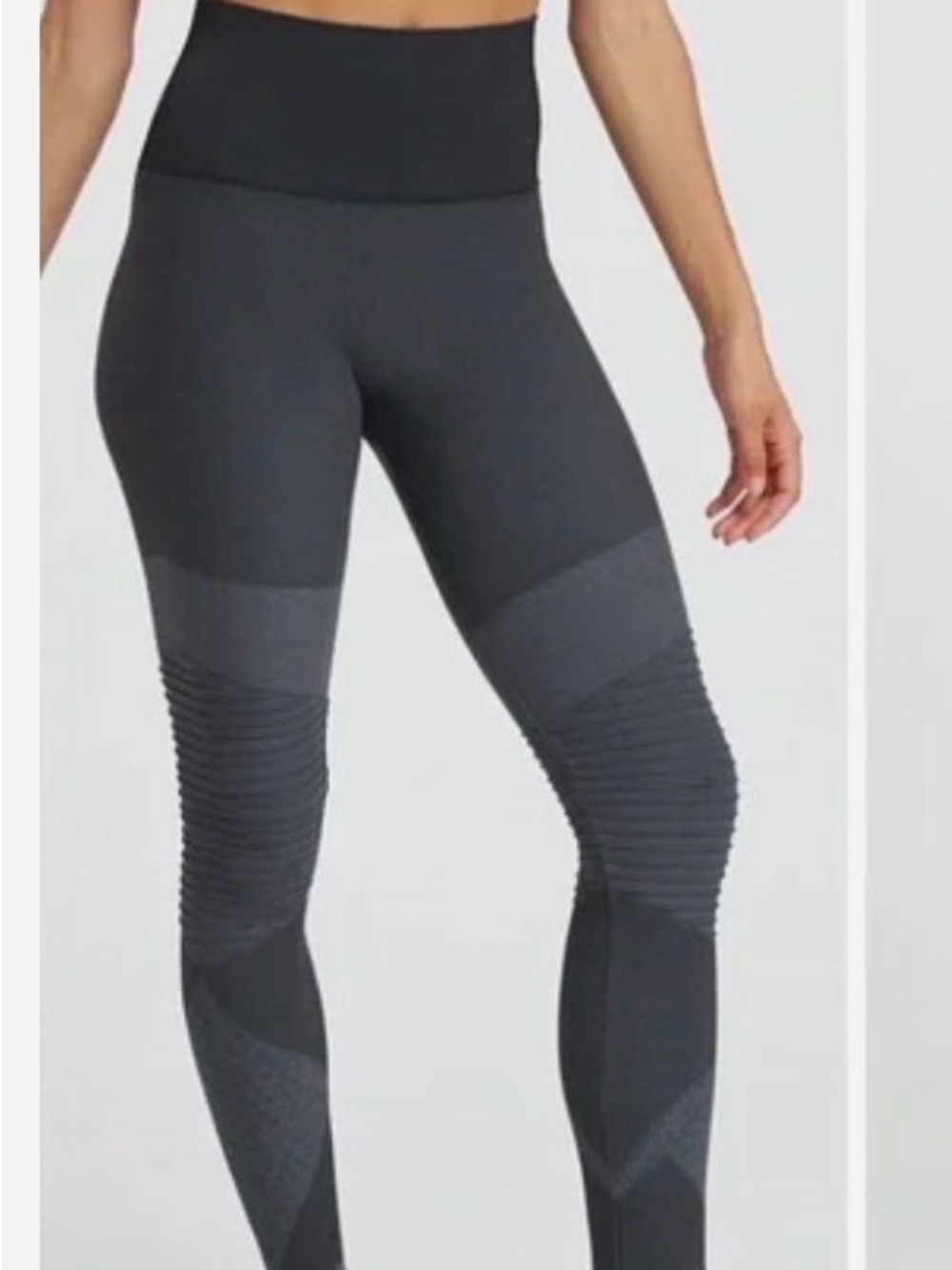 Spanx Look At Me Now Seamless Moto Leggings